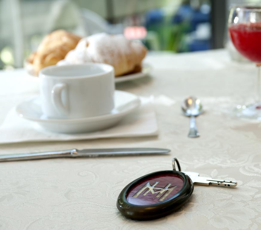 Hotel Madison Габиче Маре Екстериор снимка