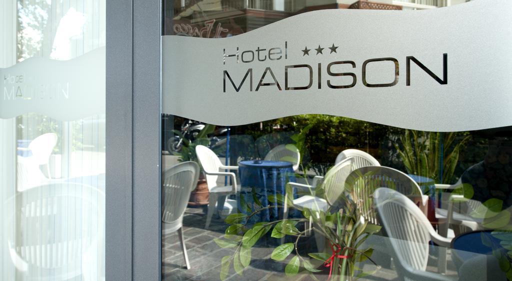 Hotel Madison Габиче Маре Екстериор снимка