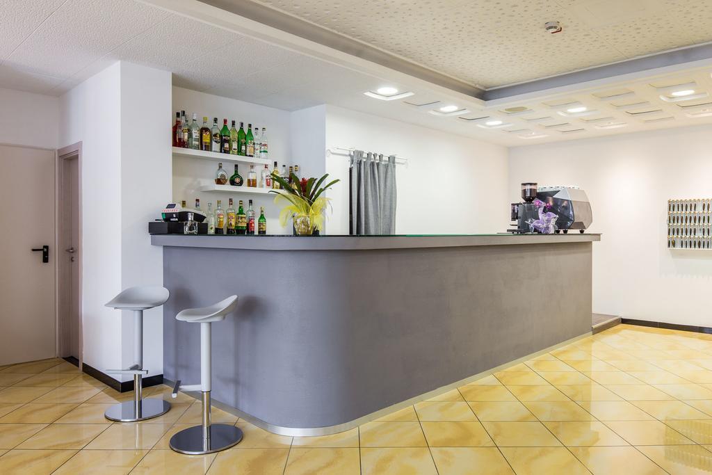 Hotel Madison Габиче Маре Екстериор снимка