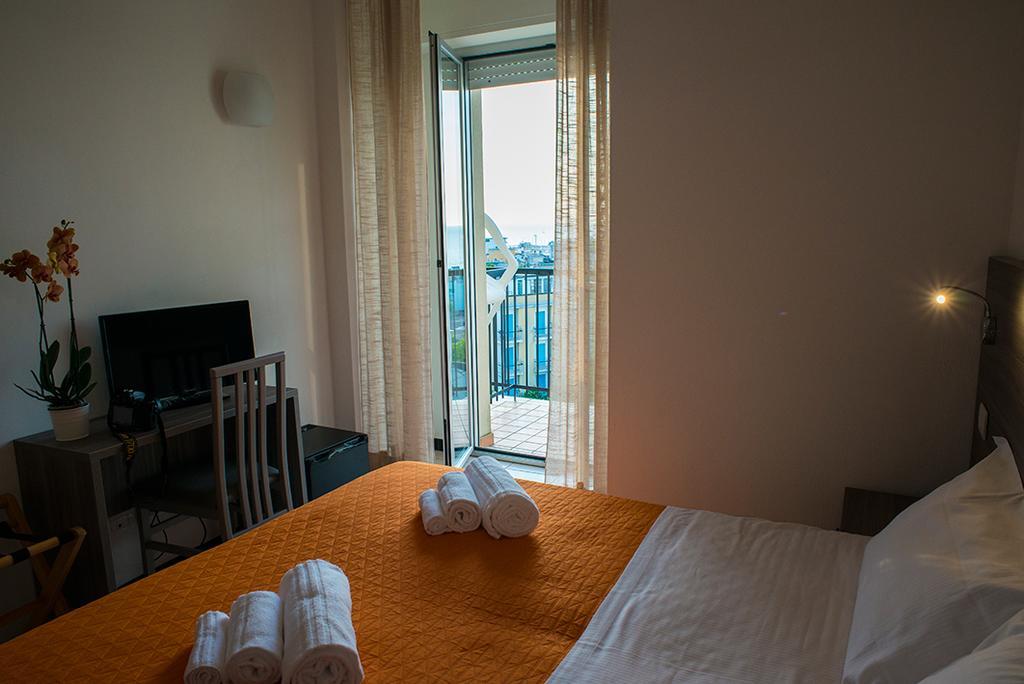 Hotel Madison Габиче Маре Екстериор снимка