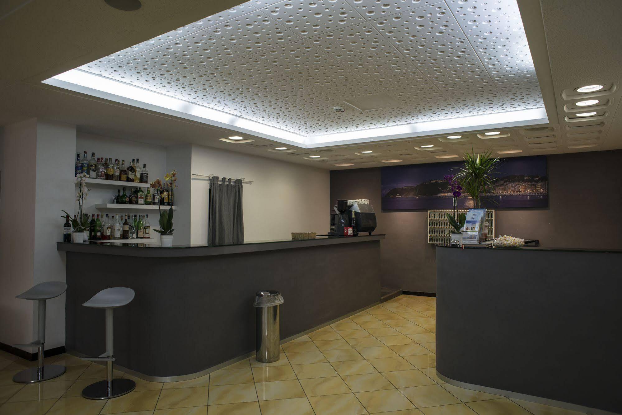 Hotel Madison Габиче Маре Екстериор снимка