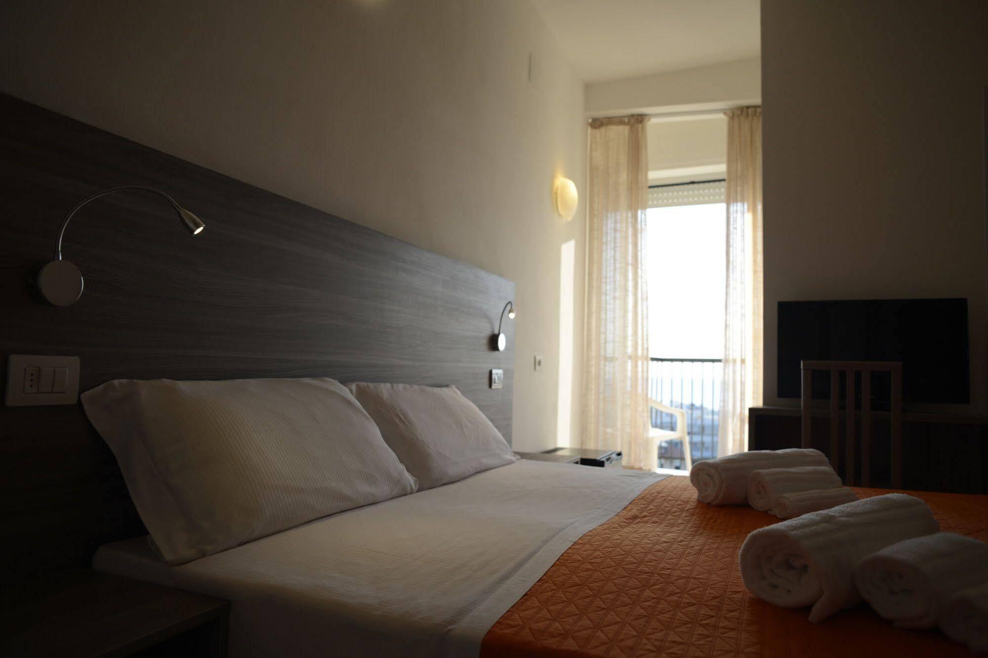 Hotel Madison Габиче Маре Екстериор снимка