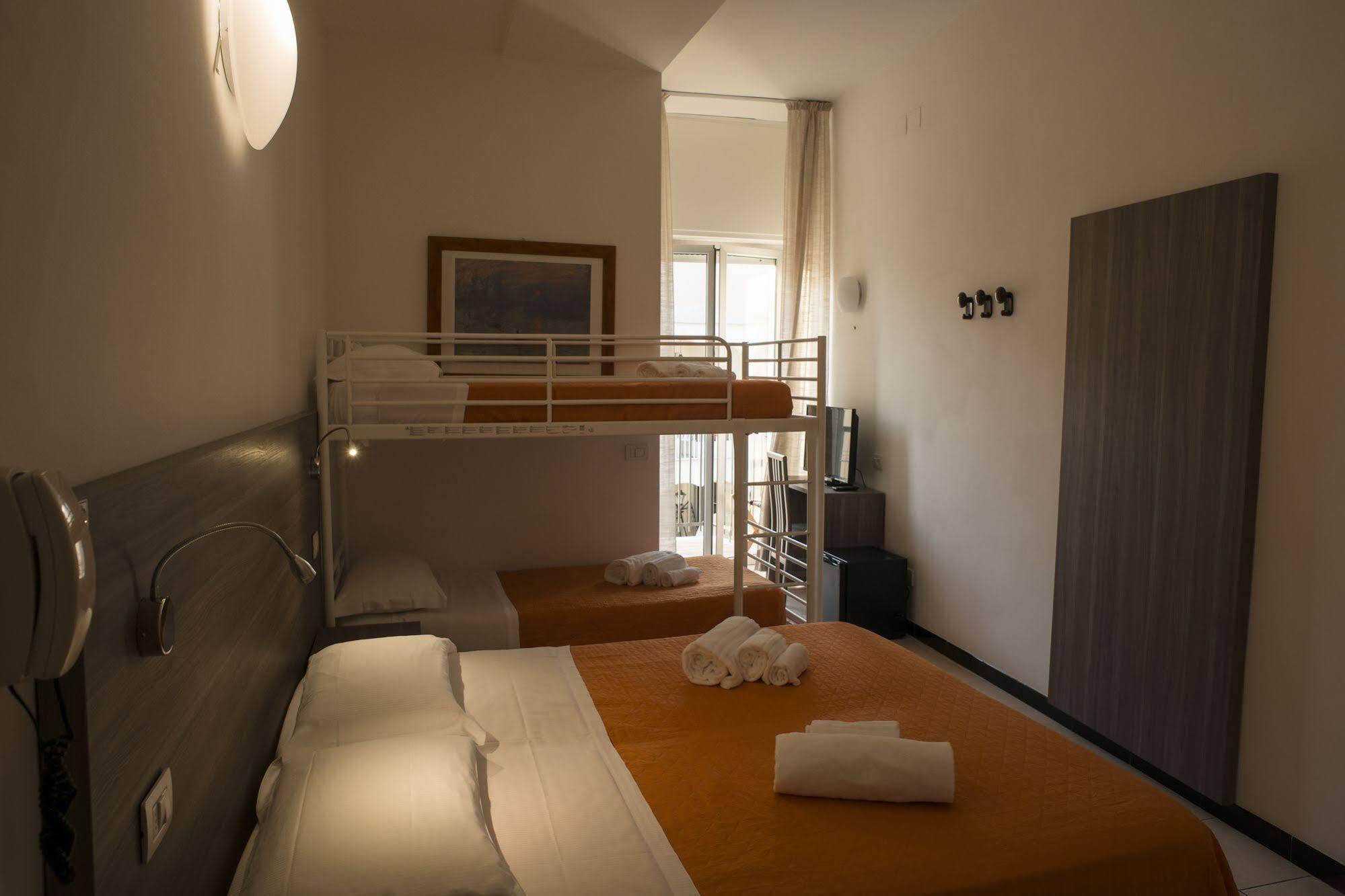 Hotel Madison Габиче Маре Екстериор снимка